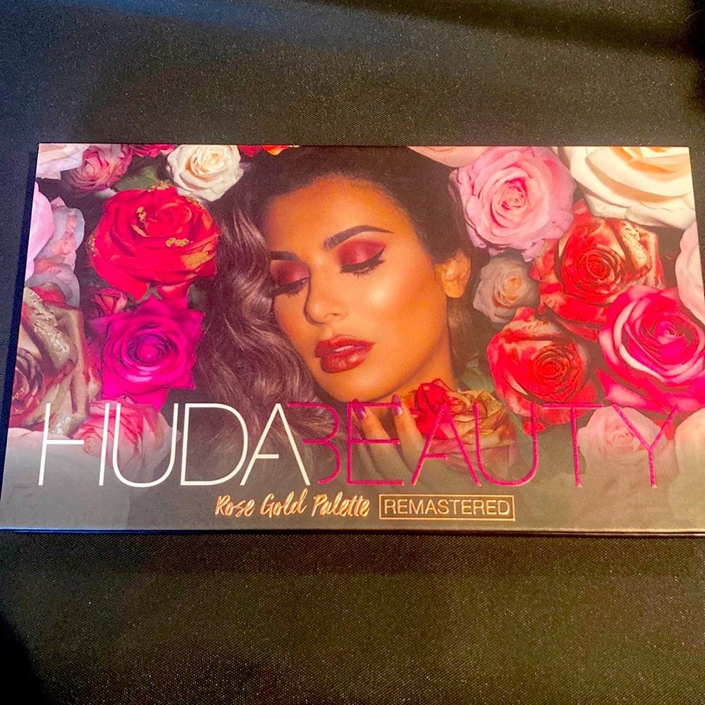 Huda Beauty Rose Gold Pallete Remastered